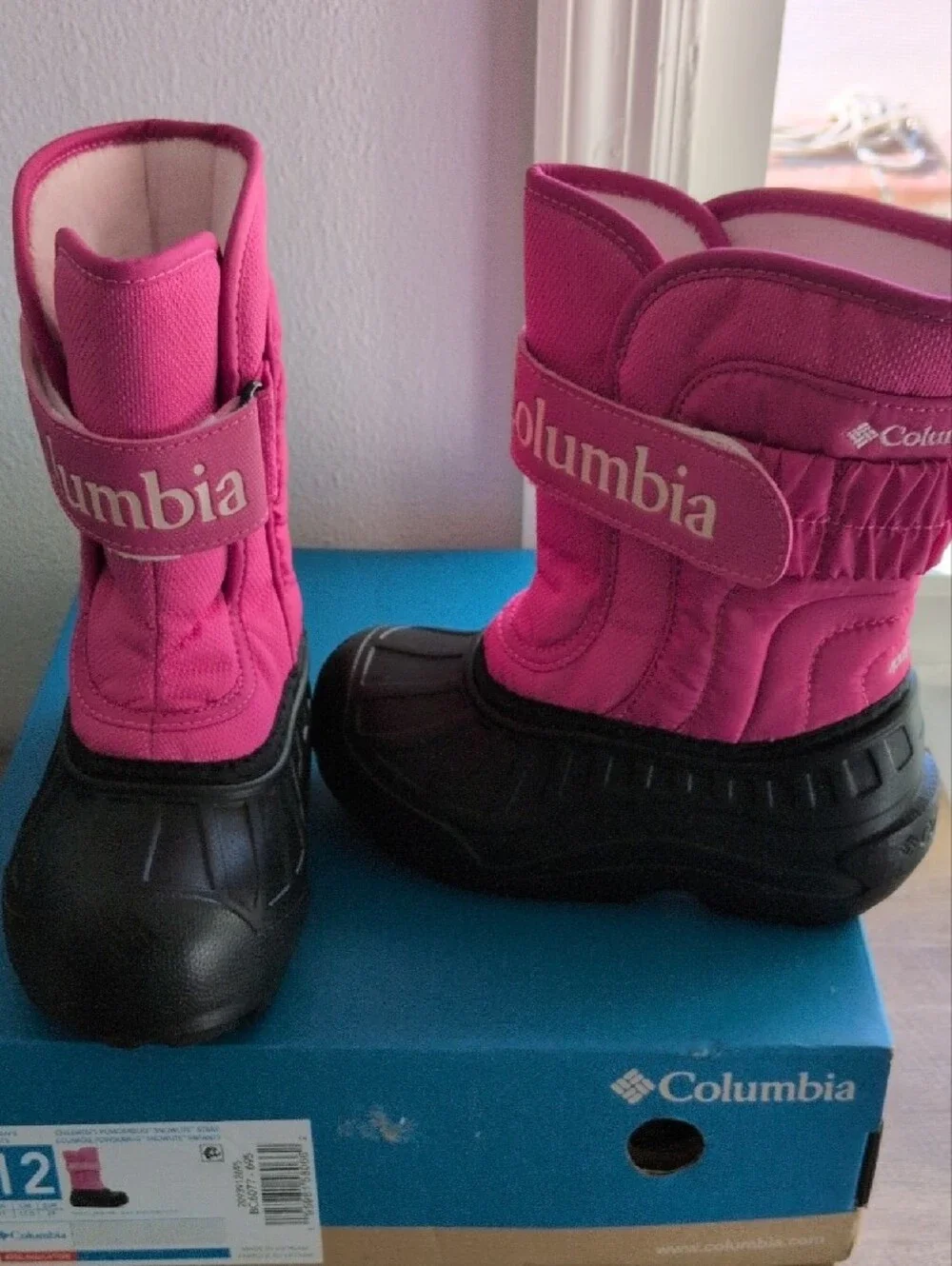 NWT Columbia Kids Hot Pink and Black Insulated Snow Boots
